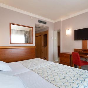 Classic Twin Room
